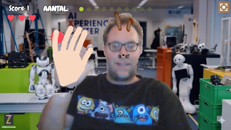 Zapp: Konijn neus kan groene cirkels vangen.. probeer jezelf voor de cam+hands!  | ZIM JavaScript Canvas Framework - Code Creativity